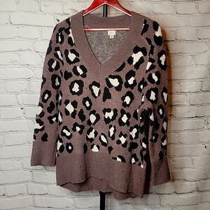 Cheetah print sweater , only worn once!